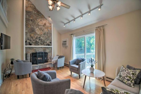 Centrally Located Gurnee Townhome with Deck!, Gurnee